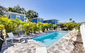Shelly - Cozy 1 Bedroom Tiny Home With Pool